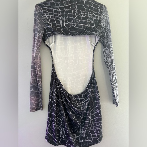 Bodycon Open Back Dress - Picture 3 of 3